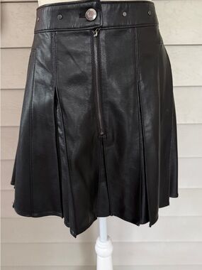Anthropologie Black Faux Leather Circle /Pleats Skirt with Front Zip